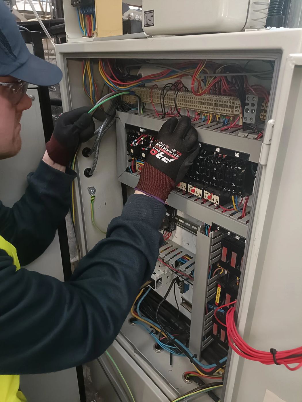 Testing a distribution board